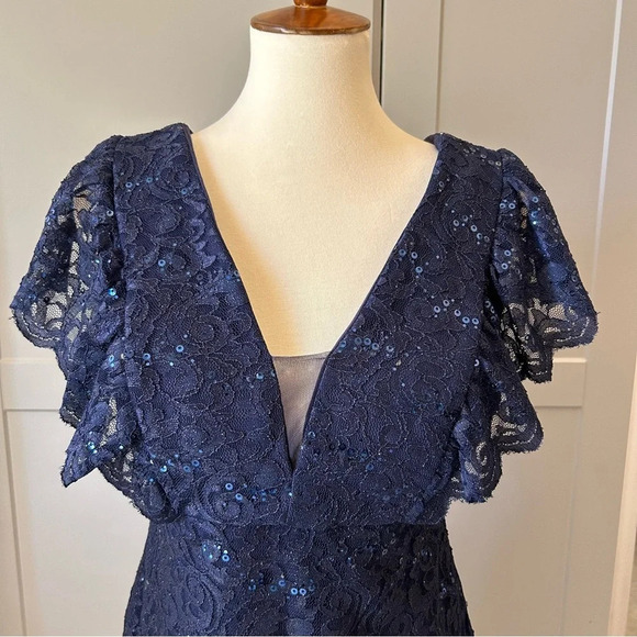NightWay All Over Lace & Sequined Sheath Blue Dress Size 10 - Picture 4 of 10